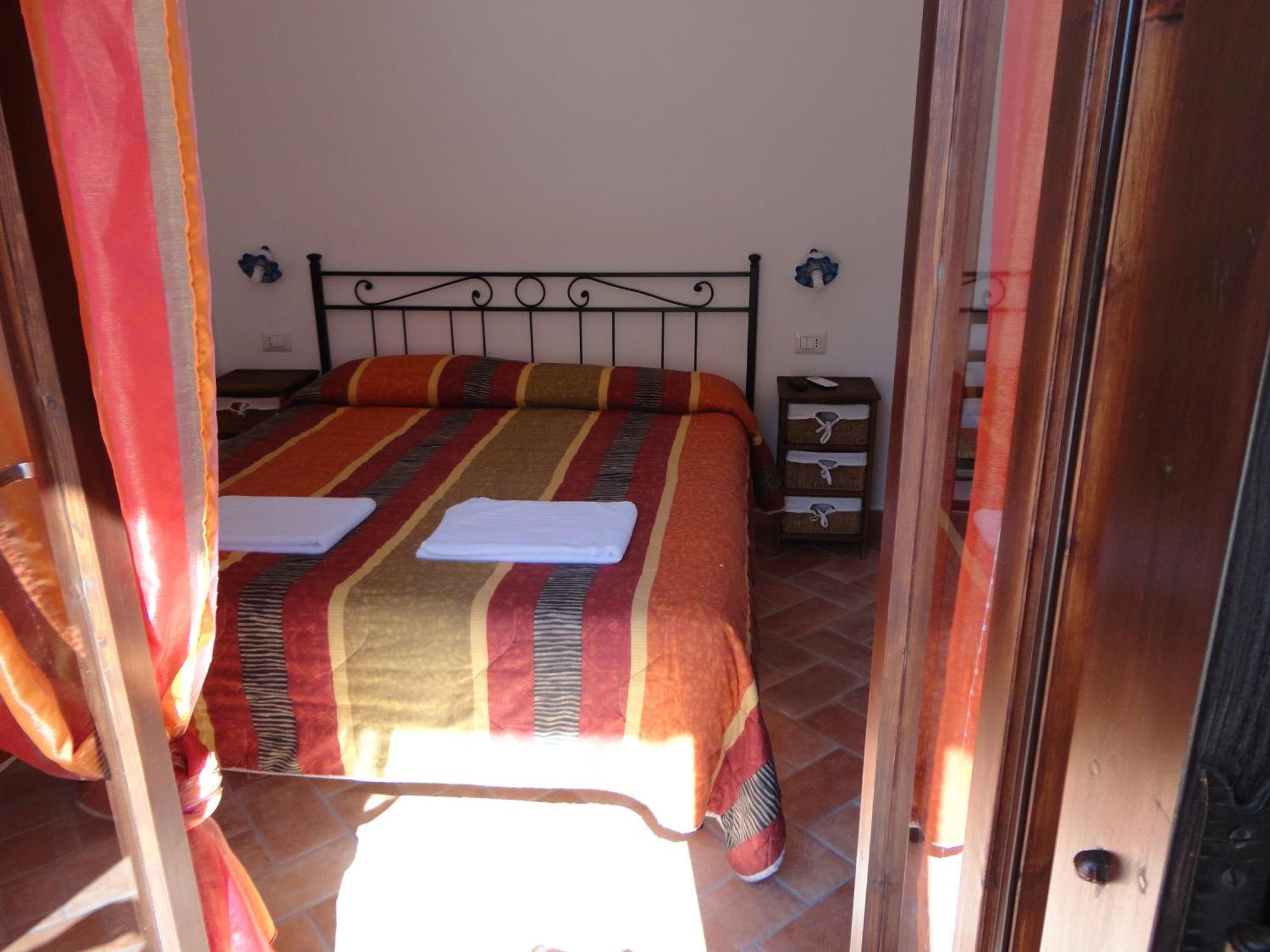 Bed And Breakfast Ichnos Cala Gonone Exterior photo